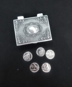 arras con cofre rectangular con flores